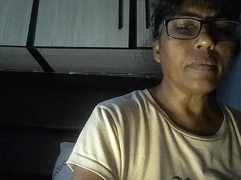 Snapshot of MsAttitude chatting on 2, 12, 2025 MsAttitude online show from 2, 12, 2025