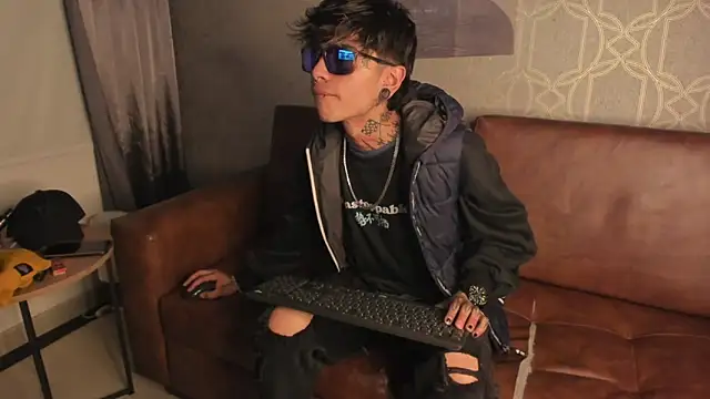 Snapshot of AcidMilo chatting on 12, 12, 2024 AcidMilo online show from 12, 12, 2024