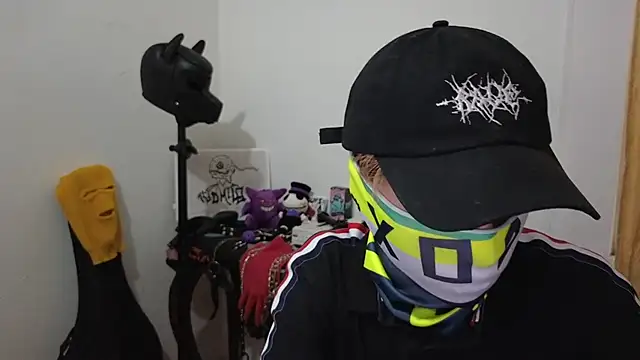 Snapshot of AcidMilo chatting on 6, 2, 2025 AcidMilo online show from 6, 2, 2025