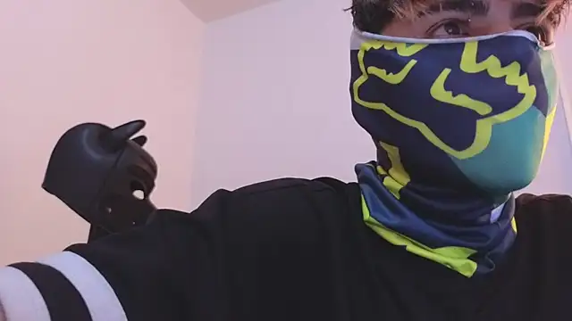 Snapshot of AcidMilo chatting on 12, 2, 2025 AcidMilo online show from 12, 2, 2025