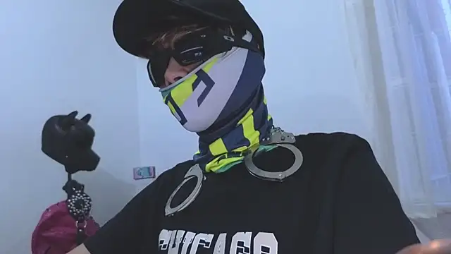 Snapshot of AcidMilo chatting on 17, 2, 2025 AcidMilo online show from 17, 2, 2025