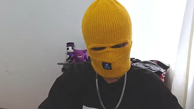 Snapshot of AcidMilo chatting on 11, 3, 2025 AcidMilo online show from 11, 3, 2025