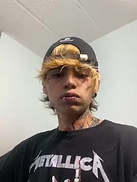 Snapshot of AcidMilo chatting on 1, 10, 2025 AcidMilo online show from 1, 10, 2025