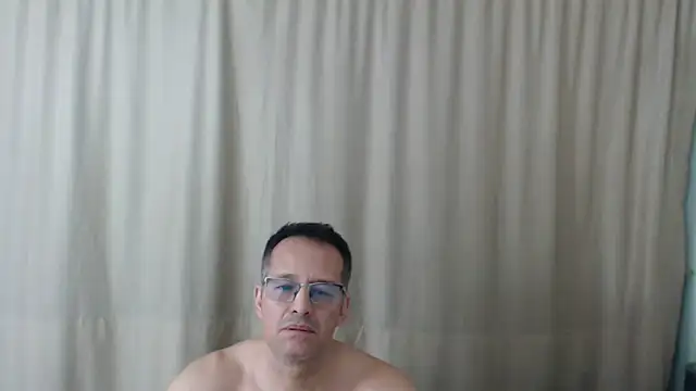 Snapshot of Daddyhot_Alejo chatting on 28, 5, 2026 Daddyhot Alejo online show from 28, 5, 2026