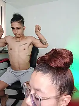 Snapshot of sophieandmarkls chatting on 11, 2, 2026 sophieandmarkls online show from 11, 2, 2026