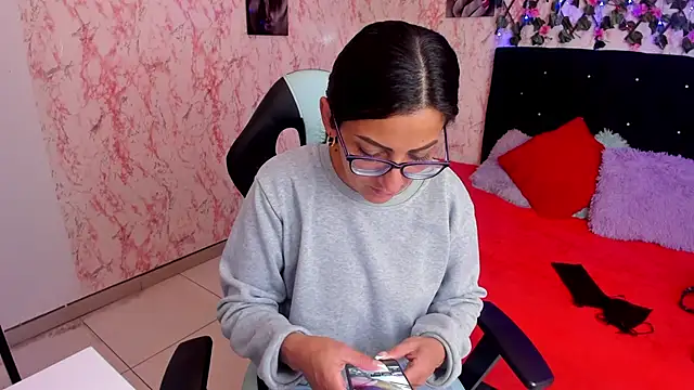 Snapshot of alma_blue chatting on 31, 12, 2024 alma blue online show from 31, 12, 2024