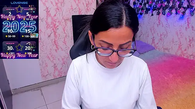 Snapshot of alma_blue chatting on 6, 1, 2025 alma blue online show from 6, 1, 2025