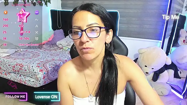 Snapshot of alma_blue chatting on 3, 12, 2025 alma blue online show from 3, 12, 2025