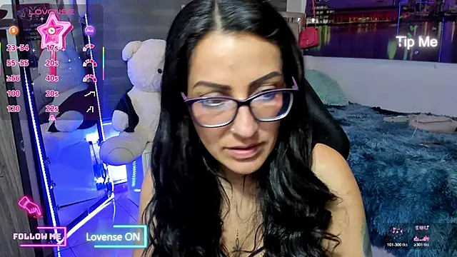 Snapshot of alma_blue chatting on 3, 2, 2026 alma blue online show from 3, 2, 2026
