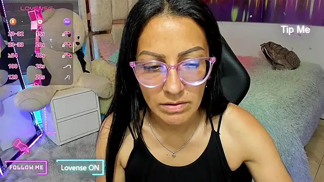 Snapshot of alma_blue chatting on 6, 3, 2026 alma blue online show from 6, 3, 2026