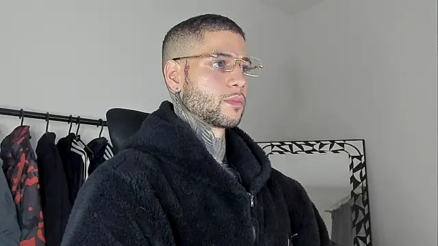  jamesleandros1 online show from 9, 11, 2025