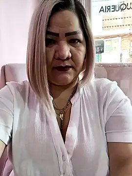 Dalessa Bigtits online show from 24, 4, 2026