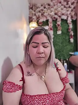 Dalessa Bigtits online show from 18, 6, 2026