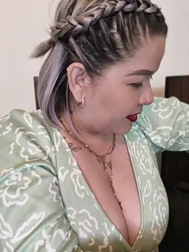 Dalessa Bigtits online show from 4, 7, 2026