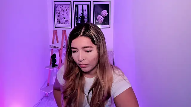 sofihill01 online show from 7, 10, 2025