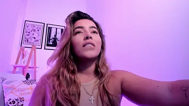 sofihill01 online show from 4, 6, 2026