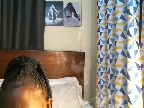 Snapshot of pay_tience chatting on 5, 7, 2026 pay tience online show from 5, 7, 2026