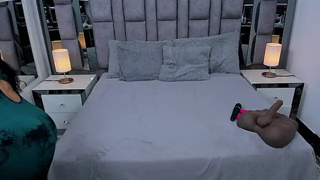 EMMAHILL1 online show from 1, 12, 2025