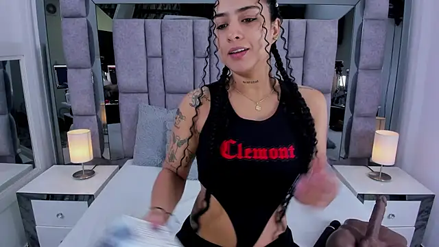 EMMAHILL1 online show from 24, 4, 2026