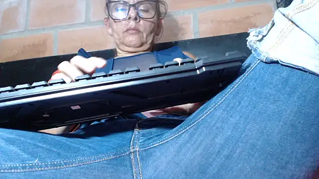 DevoraAmateur online show from 11, 3, 2026