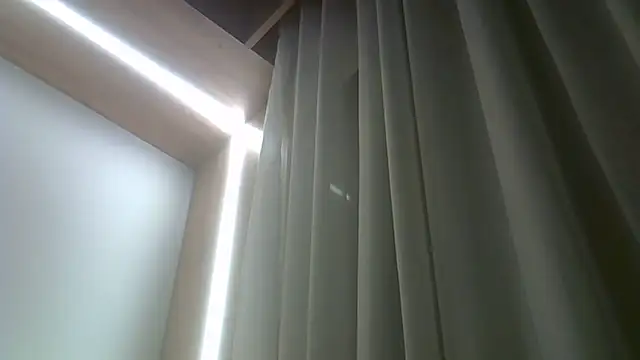 Snapshot of Skinny-Kitten chatting on 20, 11, 2025 Skinny-Kitten online show from 20, 11, 2025