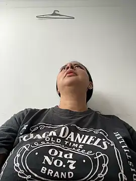 Abril Luv online show from 10, 10, 2025