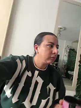 Abril Luv online show from 3, 3, 2026