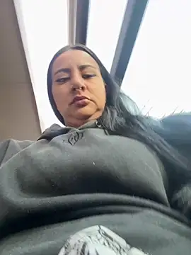 Abril Luv online show from 18, 4, 2026