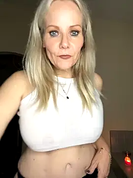 Snapshot of Sexual_Lovable_Doll chatting on 15, 11, 2025 Sexual Lovable Doll online show from 15, 11, 2025