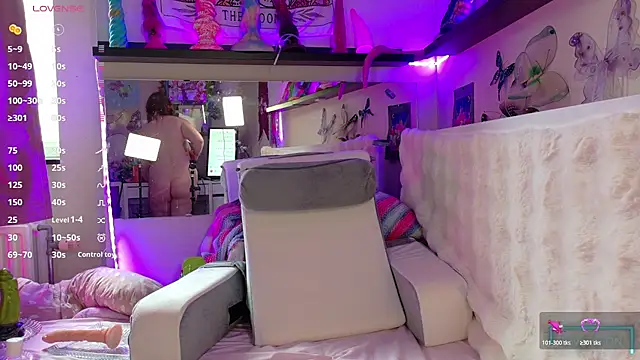 FluffyRainbowKity online show from 18, 7, 2026
