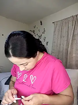 Juli Castillo8 online show from 12, 2, 2025