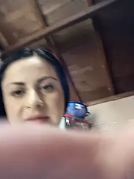 Juli Castillo8 online show from 17, 9, 2025