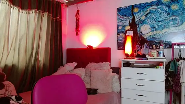 alisseallie online show from 5, 11, 2025