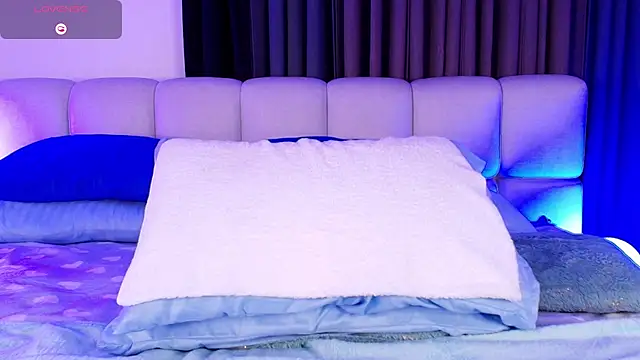 sweetieluna01 online show from 9, 1, 2026