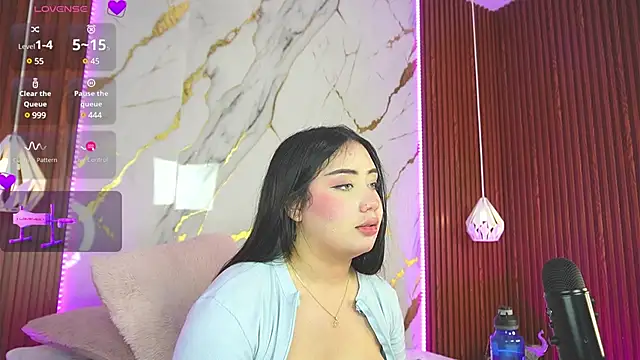 haylie  online show from 31, 1, 2025