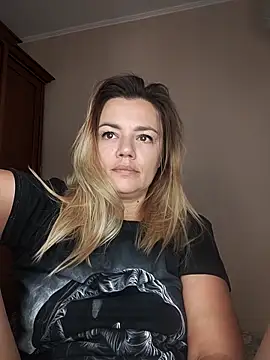 KrissSexi online show from 17, 10, 2025