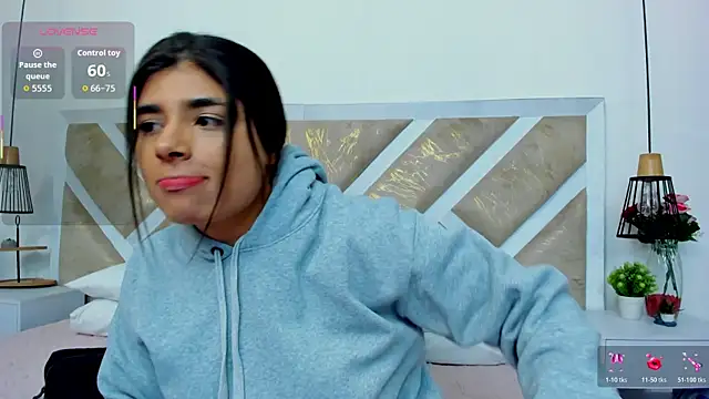 ZiaCalifa online show from 3, 3, 2026