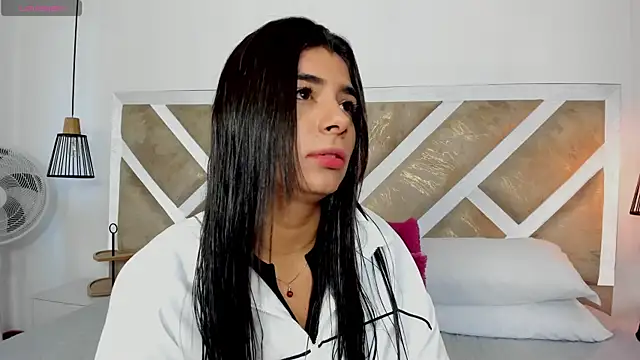 ZiaCalifa online show from 14, 4, 2026