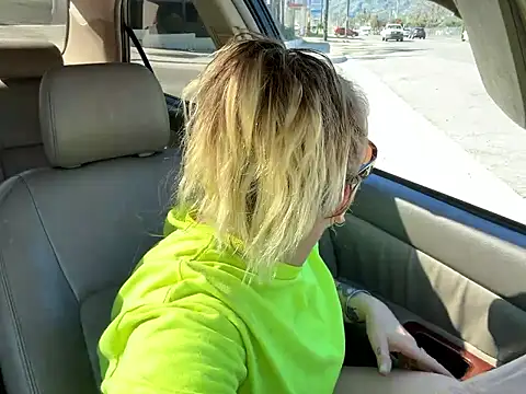 Snapshot of SummerBlueMoon chatting on 28, 2, 2026 SummerBlueMoon online show from 28, 2, 2026