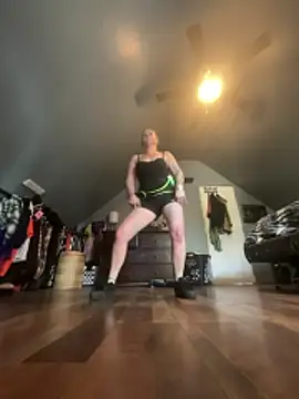 Snapshot of SummerBlueMoon chatting on 4, 3, 2026 SummerBlueMoon online show from 4, 3, 2026