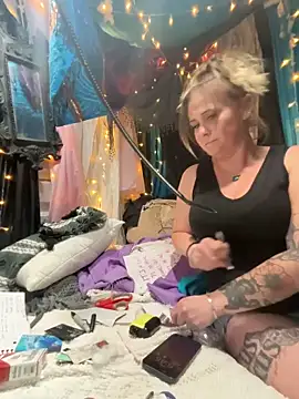 Snapshot of SummerBlueMoon chatting on 7, 3, 2026 SummerBlueMoon online show from 7, 3, 2026