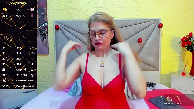 Esmeralda oikos online show from 4, 2, 2025