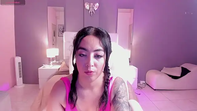 Snapshot of kim_thompson_1 chatting on 12, 12, 2024 kim thompson 1 online show from 12, 12, 2024