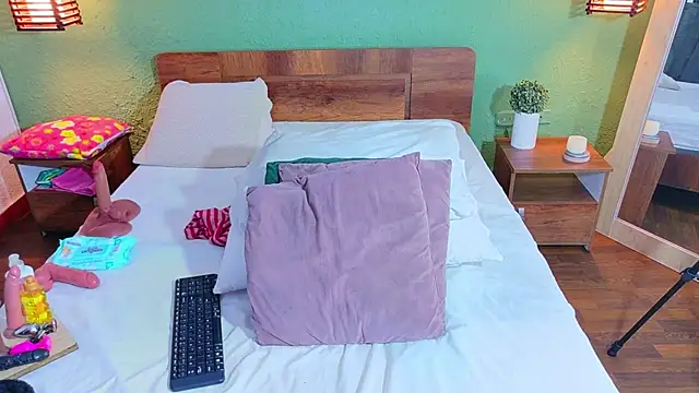 dannaahbrown online show from 19, 4, 2026