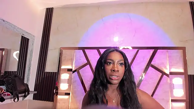 Athenea Mills online show from 6, 2, 2026