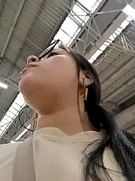 Snapshot of persefone_core chatting on 29, 10, 2025 persefone core online show from 29, 10, 2025