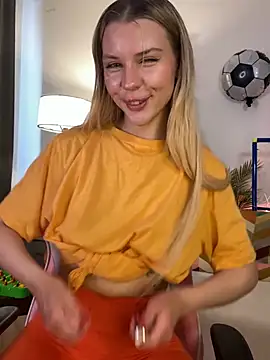 Snapshot of KittyKatyDream chatting on 24, 6, 2026 KittyKatyDream online show from 24, 6, 2026