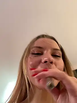 Snapshot of KittyKatyDream chatting on 28, 6, 2026 KittyKatyDream online show from 28, 6, 2026