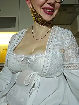Snapshot of LybovNTV chatting on 15, 6, 2026 LybovNTV online show from 15, 6, 2026