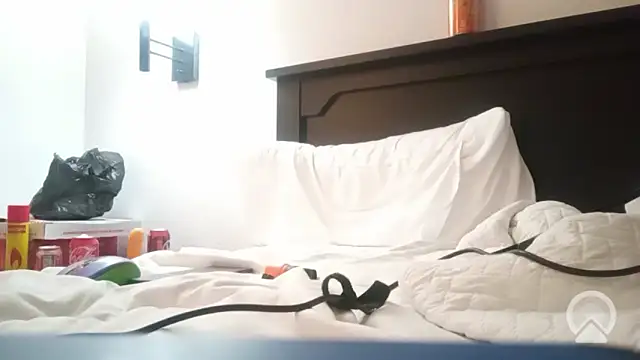 Snapshot of JunkieLiLMethWhore chatting on 15, 10, 2025 JunkieLiLMethWhore online show from 15, 10, 2025